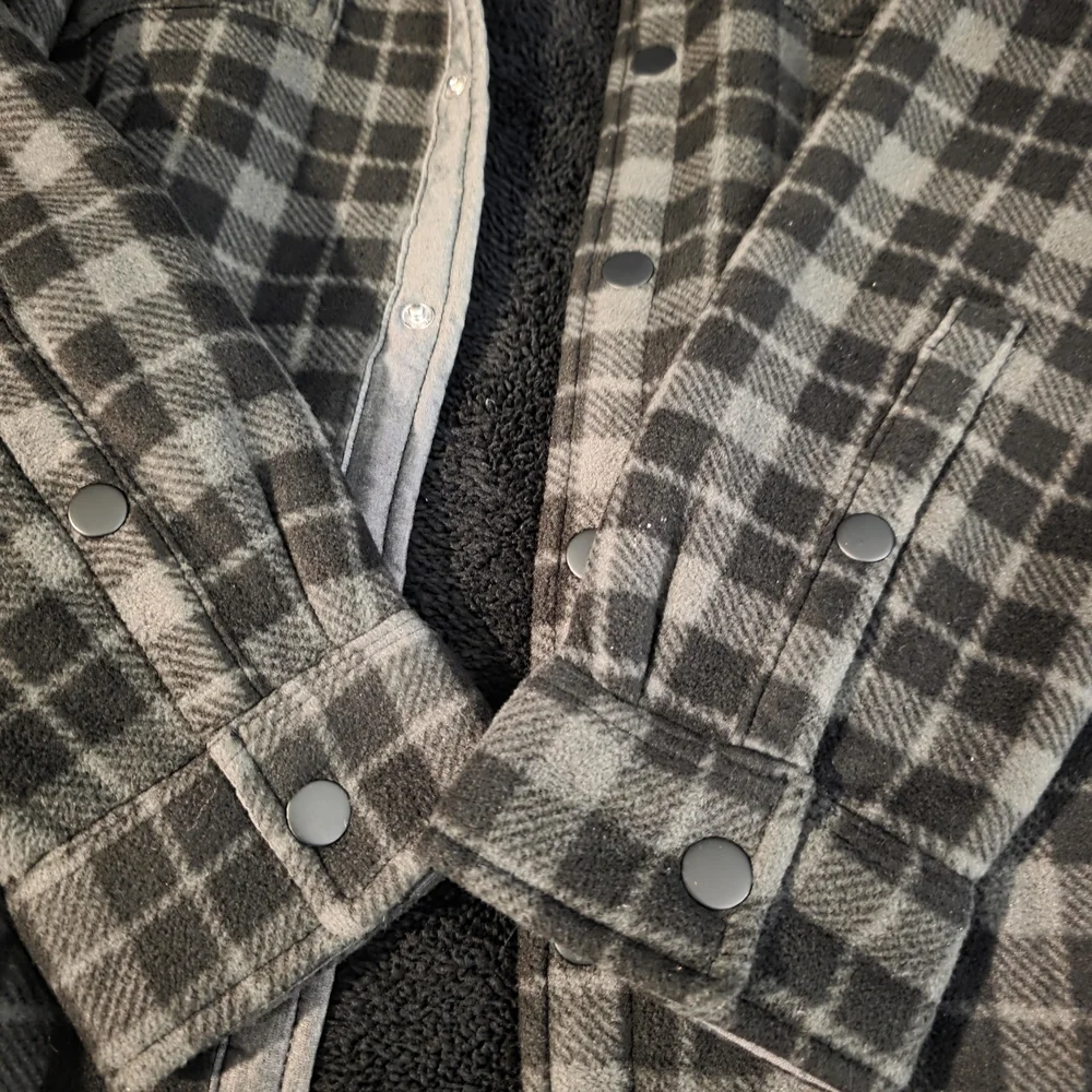 Plaid Button-Up Sherpa Jacket with Cozy Lining..Gray n Black..Size Lg